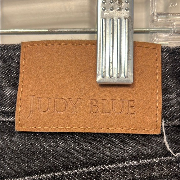 Judy Blue Black Straight Leg Jeans - Picture 3 of 3